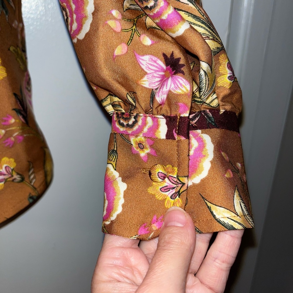 Blouse - Picture 2 of 8